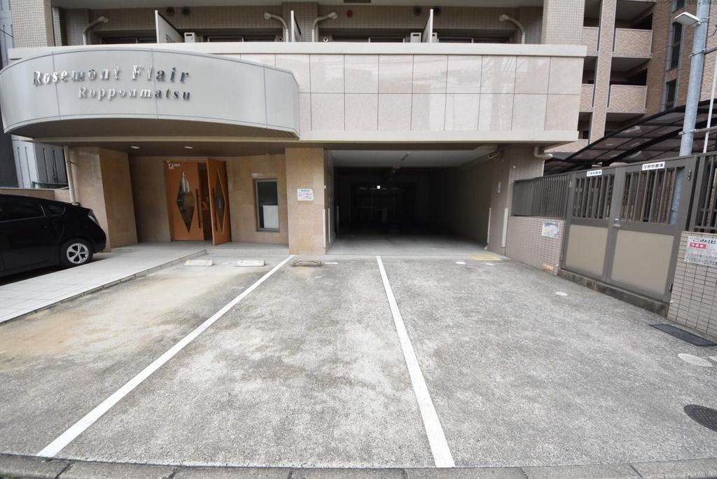 駐車場　駐車場