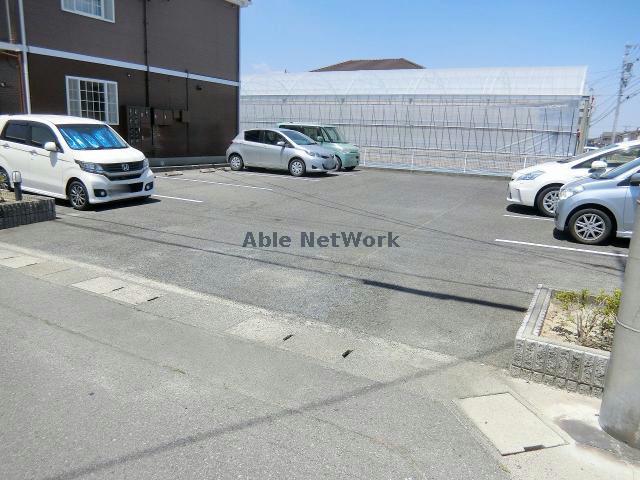 駐車場　駐車場