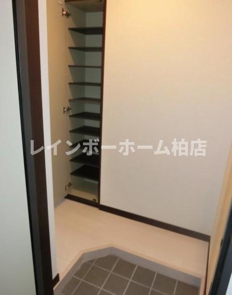 玄関　落ち着いた玄関です