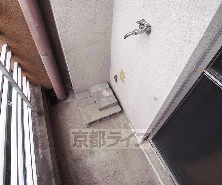 バルコニー　・洗濯機置き場