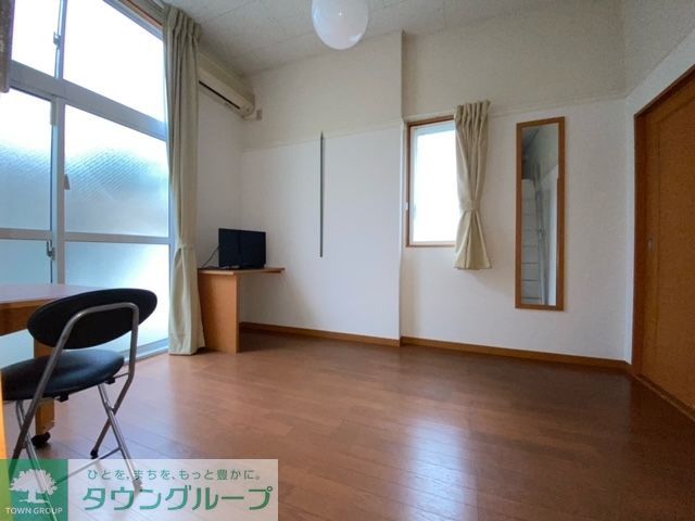 居室・リビング　部屋毎に間取りが異なる場合がございます。