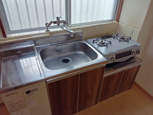 キッチン　コンロを新品に交換します