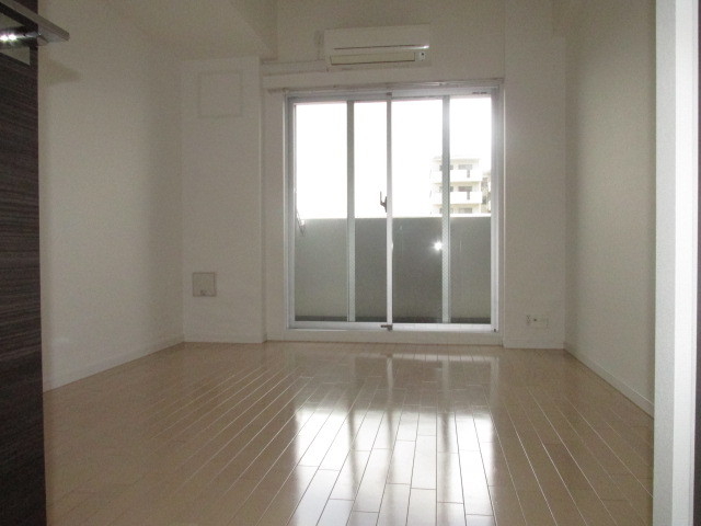 その他部屋・スペース　ぴっかピカフローリング明るく暖かいお部屋です