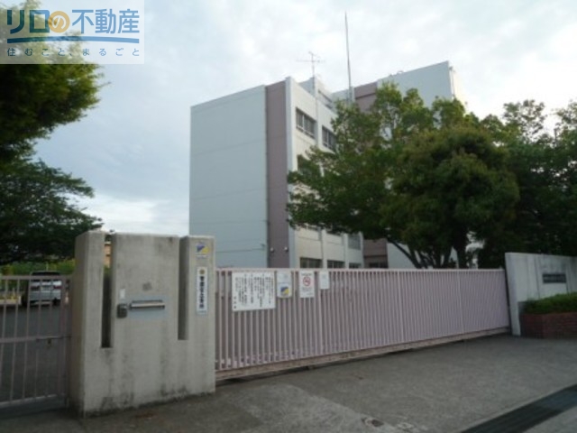 小学校　伊丹市立神津小学校（小学校）まで970m