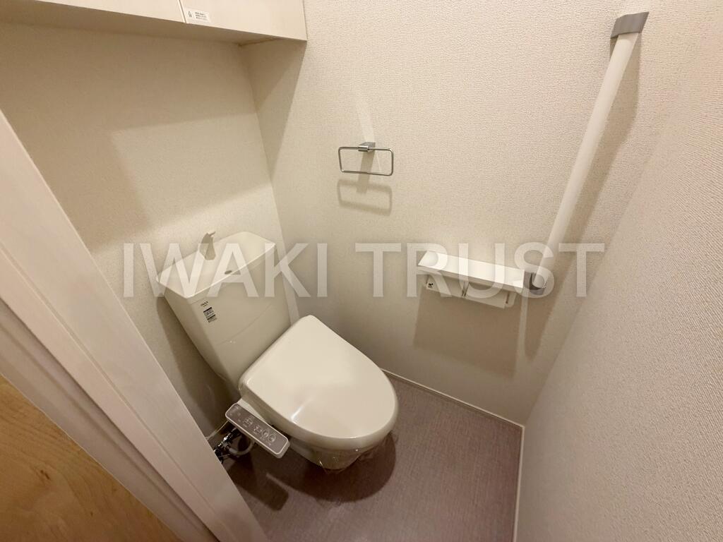 トイレ　※同型タイプ参考写真