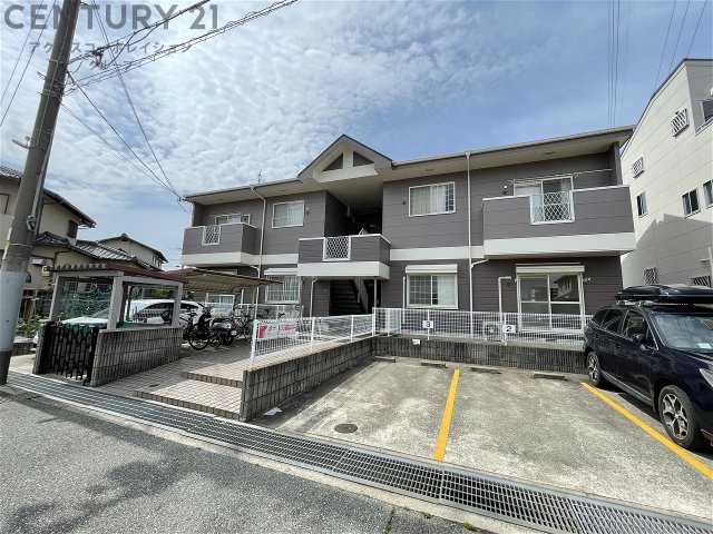 建物外観　居住者専用のごみ置き場があります。