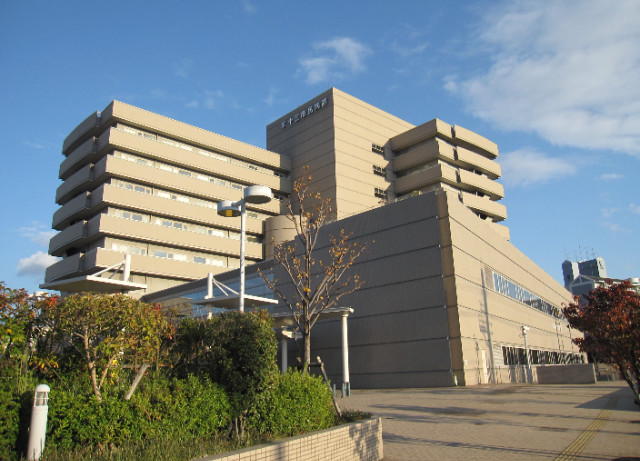 病院　大阪市立十三市民病院（病院）まで550m