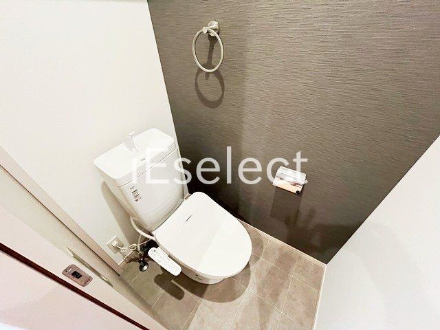 トイレ　温水洗浄便座付きのトイレ