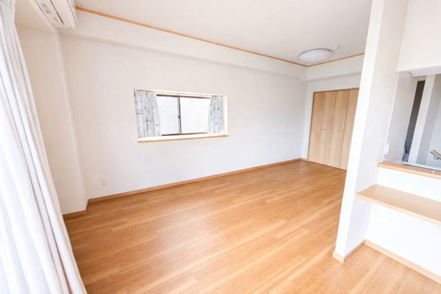 エクセレントマンションの居間写真