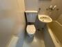 トイレ　こちらはトイレです。清潔感があり、安心して使用できます。