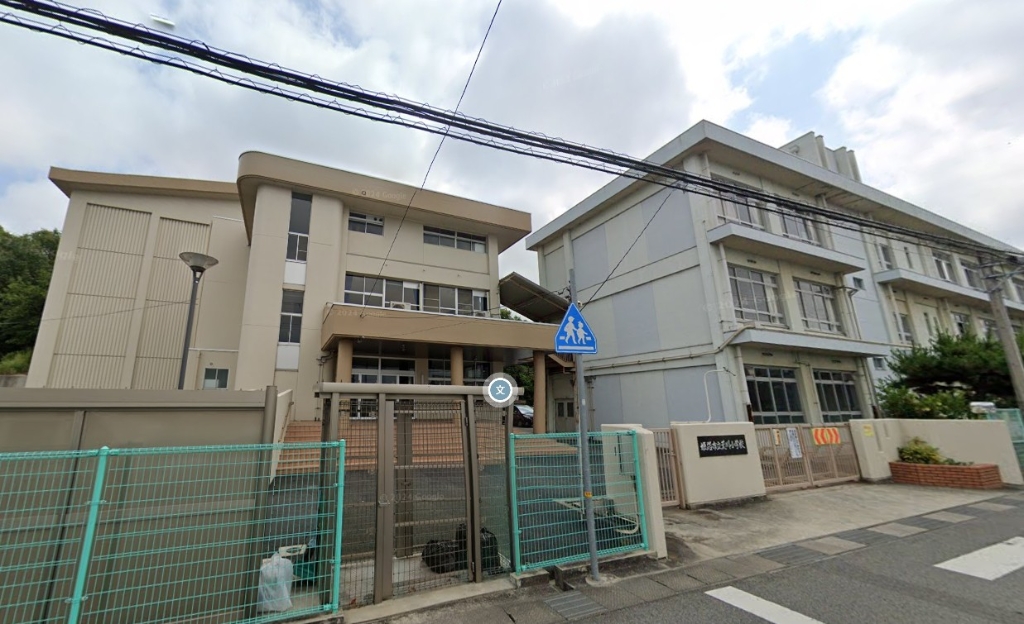 小学校　姫路市立荒川小学校（小学校）まで602m