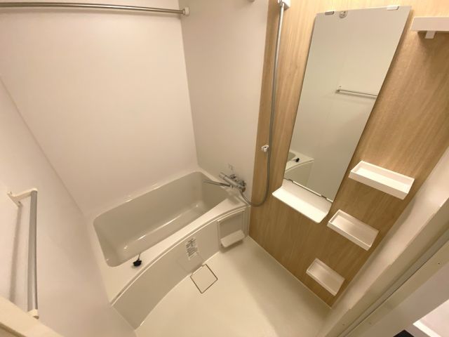 バス・シャワールーム　※部屋毎でカラーに違いがある場合がございます。