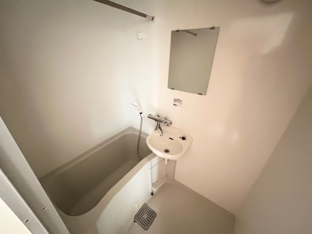 バス・シャワールーム　実際のお部屋と異なる場合がございます。