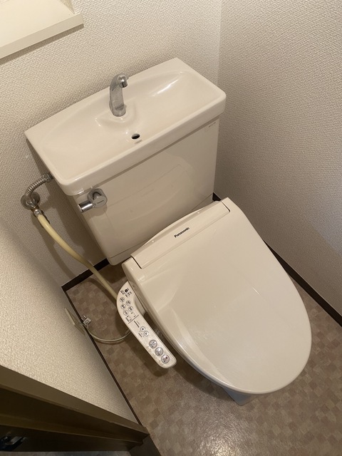 トイレ　シャワートイレ完備