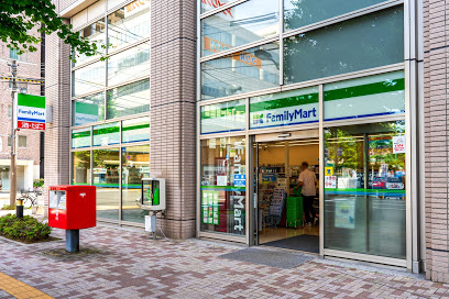 コンビニ　ファミリーマート札幌北4条東1丁目店（コンビニ）まで56m