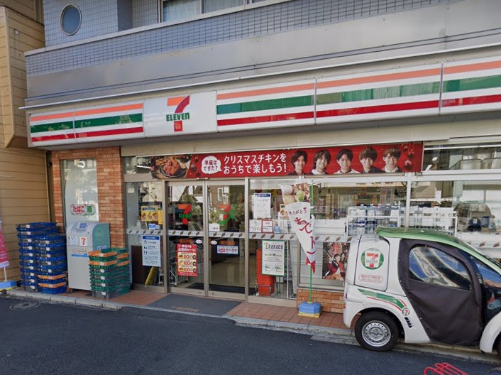 コンビニ　セブンイレブン（コンビニ）まで156m