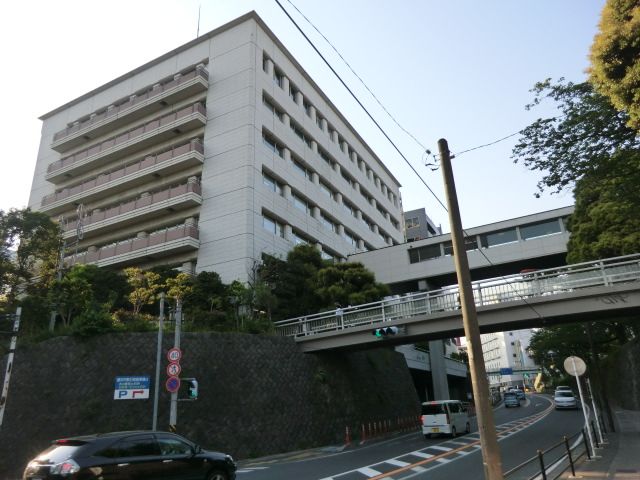 役所　藤沢市役所（役所）まで449m