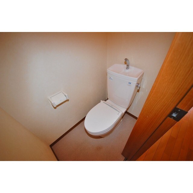 オレンジフラットのトイレ写真