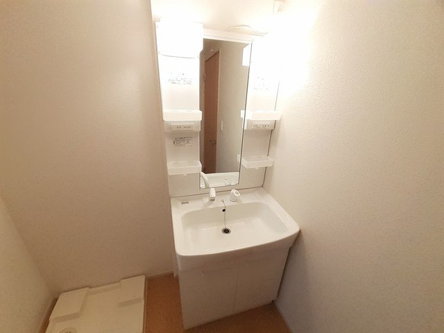 洗面設備　コンパクトで使いやすい洗面所