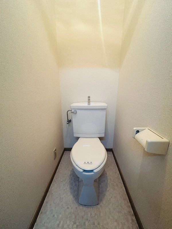 ＪＲ南武線 向河原駅 徒歩6分 3階建 築35年のトイレ写真