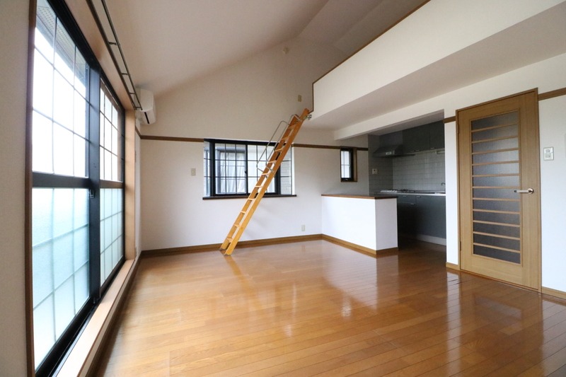 ＪＲ鹿児島本線 香椎駅 徒歩10分 2階建 築31年の居間写真