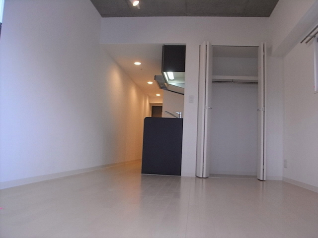 居室・リビング　写真は同マンションの違うお部屋のものです