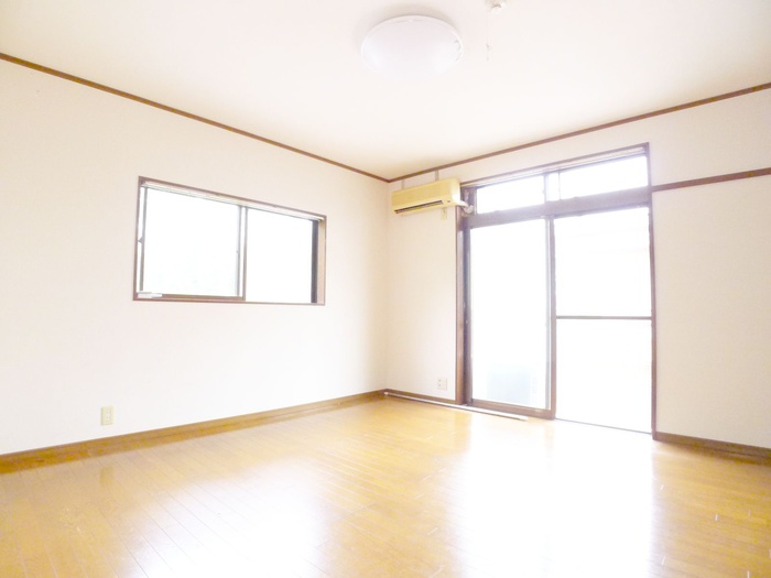 コーポ上ノ台の居間写真