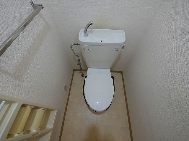 スリーゼハイツBのトイレ写真