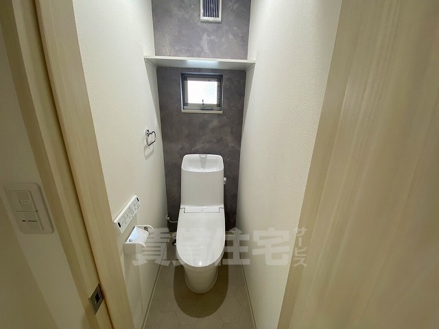 近鉄けいはんな線 荒本駅 徒歩11分 3階建 築3年のトイレ写真