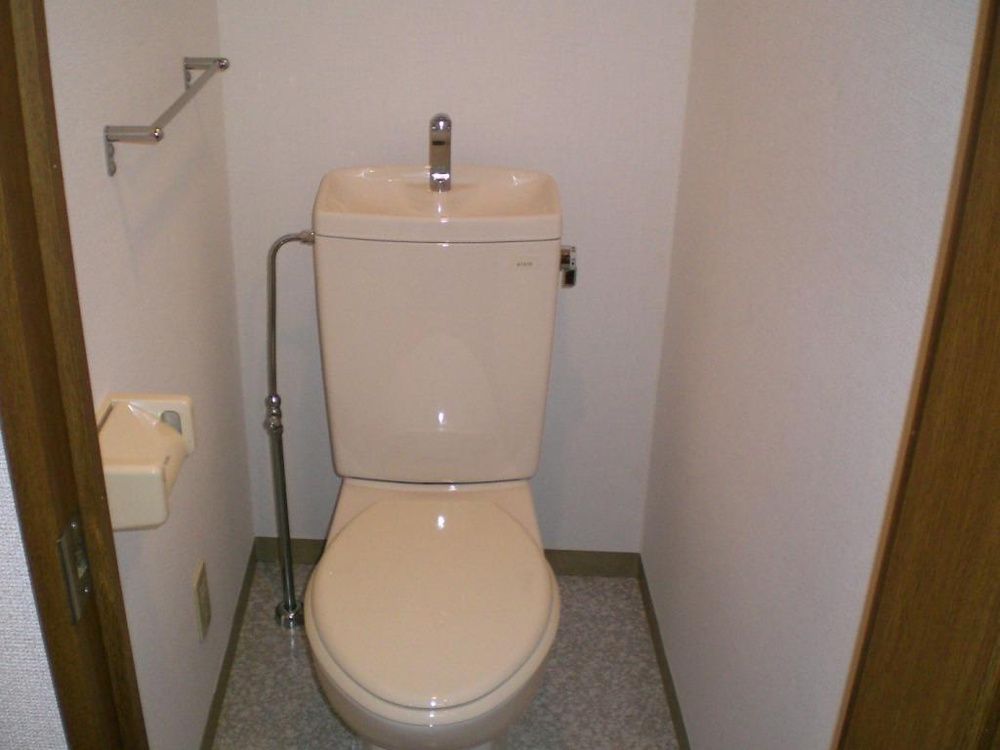 都営浅草線 中延駅 徒歩7分 7階建 築29年のトイレ写真
