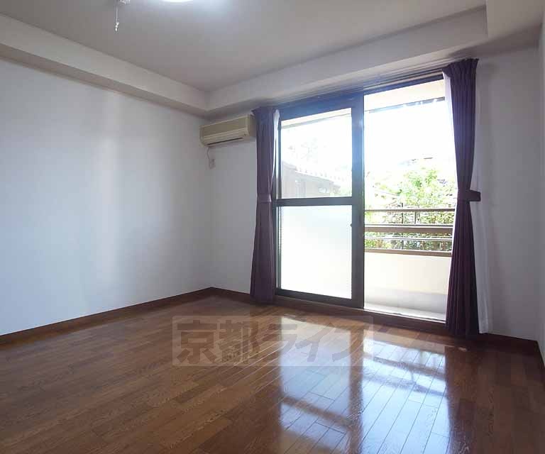 居室・リビング　明るいお部屋です