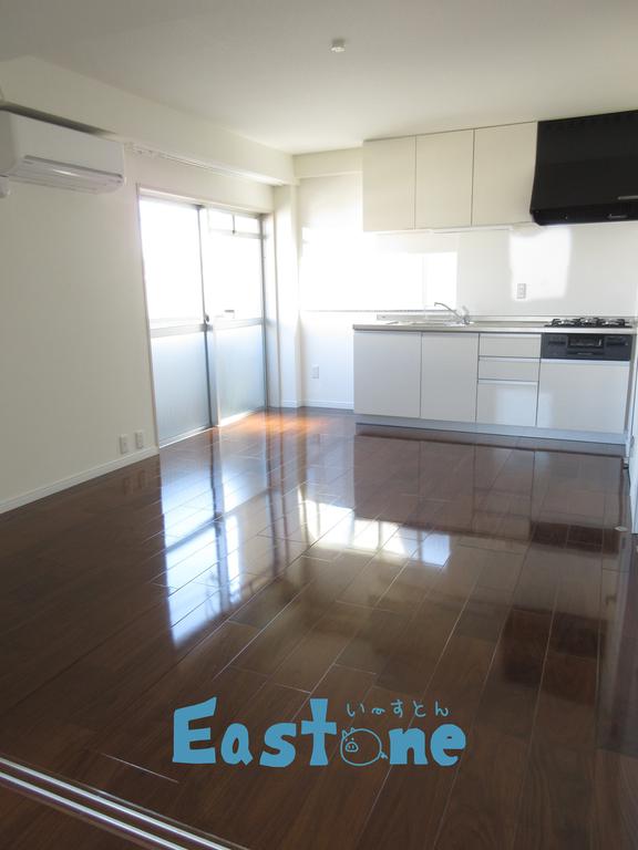 居室・リビング　広々したリビングで一つ上の生活を！