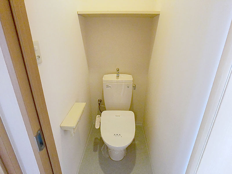 トイレ　※別の部屋の写真です