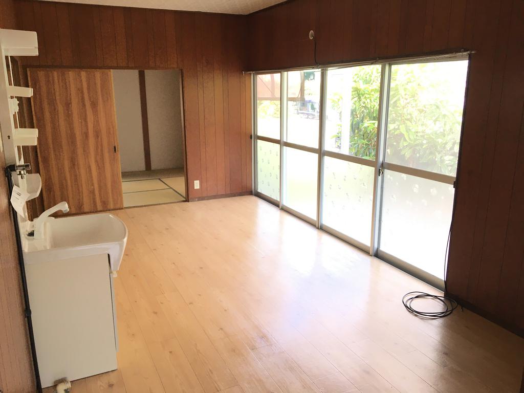 王司上町貸家の居間写真