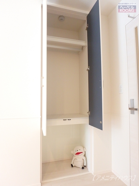 その他部屋・スペース　●収納下部にペットの寛ぎスペースをご用意♪