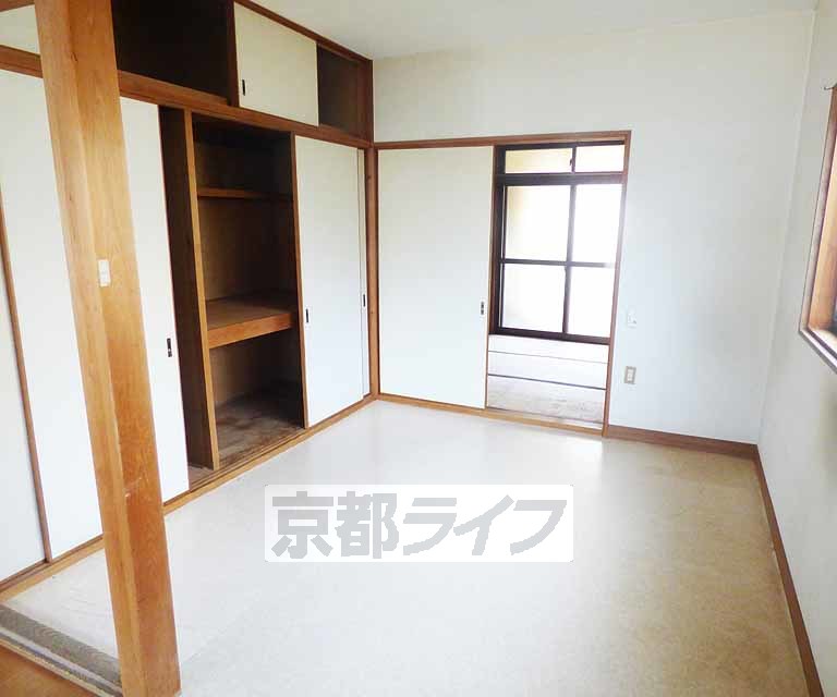 居室・リビング　収納良好のお部屋です。