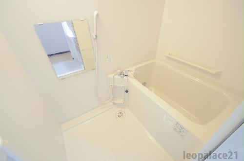 バス・シャワールーム　実際のお部屋と異なる場合がございます。