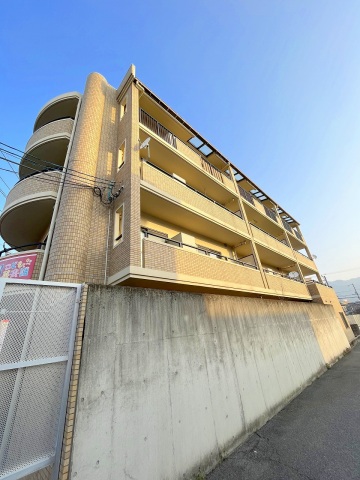 郵便局　えのみや郵便局（郵便局）まで563m