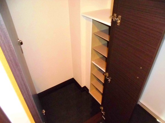 玄関　シューズボックス完備の玄関です。