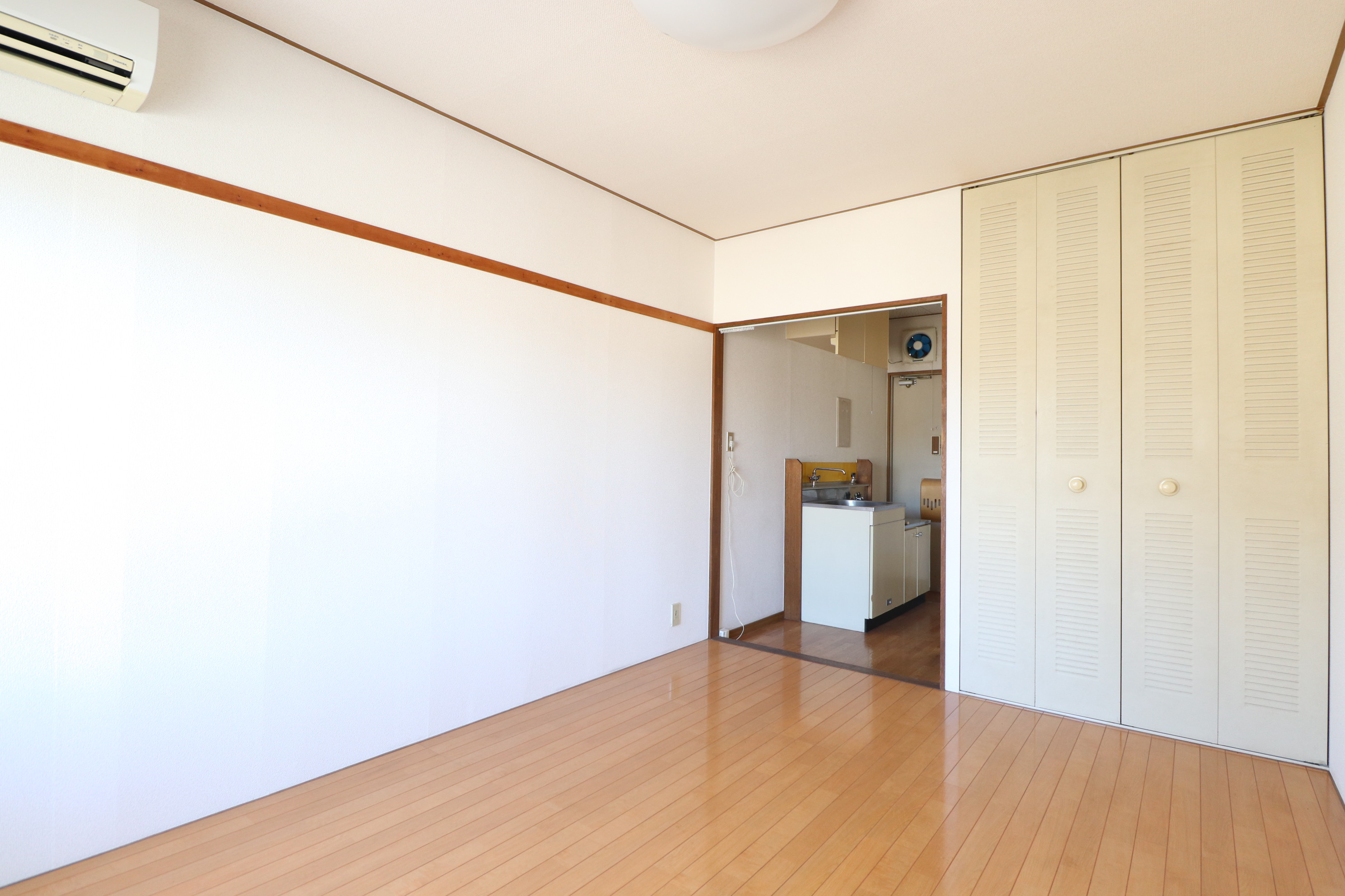 居室・リビング　6帖の洋室♪