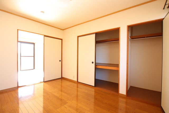 収納　北側洋室の収納