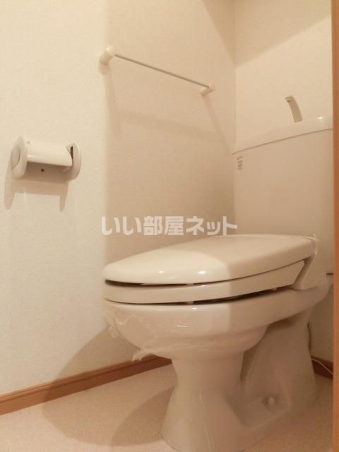 【カーサ・ブリーズ　Ｂ棟のトイレ】