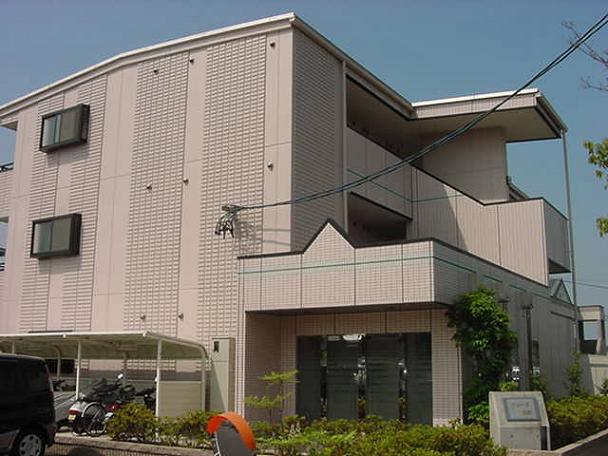 名古屋市緑区篭山のマンションの建物外観