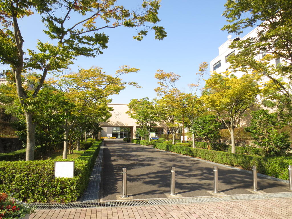 大学・短大　私立近畿大学工学部（大学・短大）まで1744m