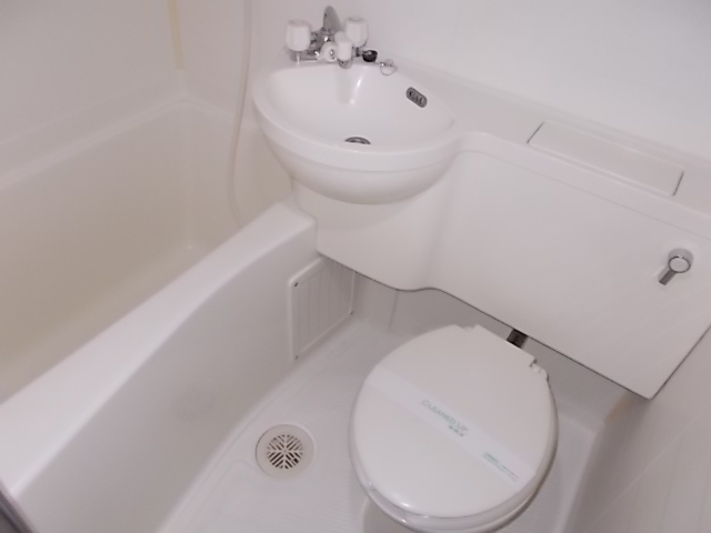 トイレ　※写真は別室のものです