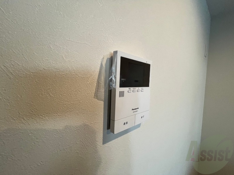 セキュリティ　ＴＶモニター付インターホンです。来客者の顔が見えるので安心！