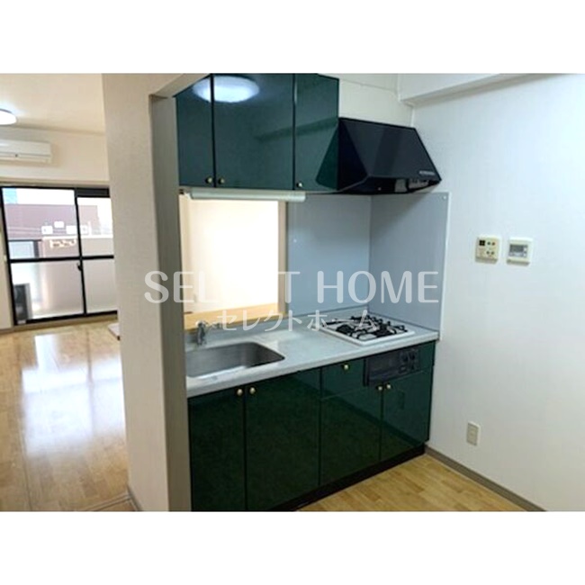 キッチン　コンパクトなキッチンで掃除もラクラク