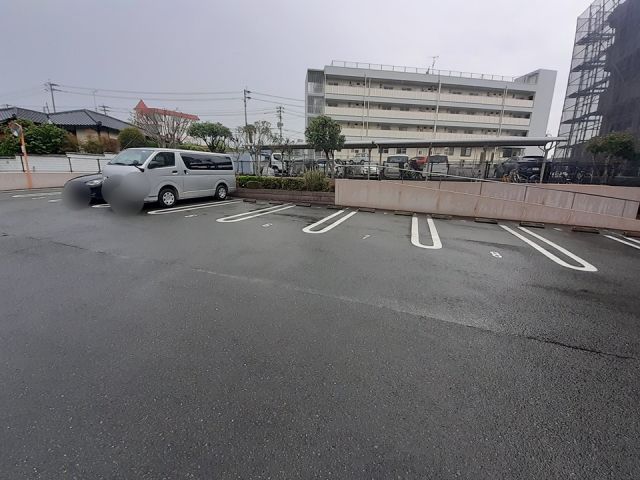 【宗像市田熊のマンションの駐車場】