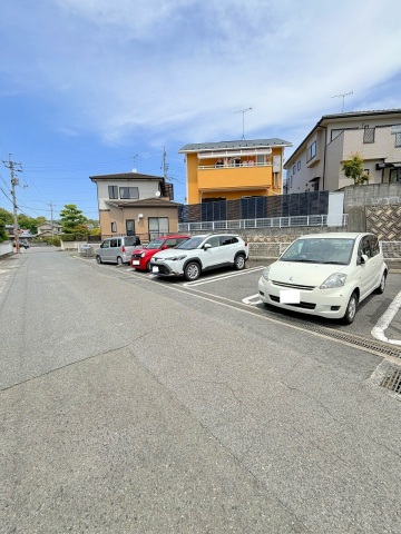 ドラックストア　ドラッグセガミ焼山店（ドラッグストア）まで377m