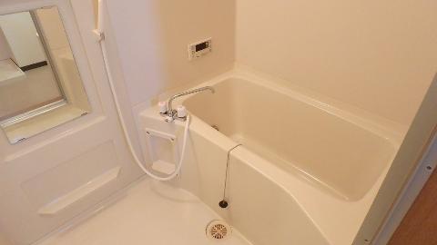 バス・シャワールーム　時間が違っても安心の追い焚き機能付♪（イメージ）